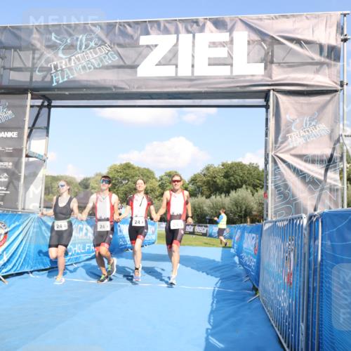 25.08.2024 - Elbe Triathlon Hamburg H.Heesch http://msf.ph/oto/6857254 25.08.2024 16:14:00 Ziel  meine-sportfotos.de