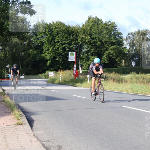 25.08.2024 - Elbe Triathlon Hamburg Fuchs,  Jonas http://msf.ph/oto/6857266 25.08.2024 09:21:00 Radfahren 100, 203, 1850, 89, 399, 267, 79 meine-sportfotos.de