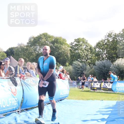 25.08.2024 - Elbe Triathlon Hamburg H.Heesch http://msf.ph/oto/6857270 25.08.2024 10:54:15 Ziel 154, 166, 308 meine-sportfotos.de
