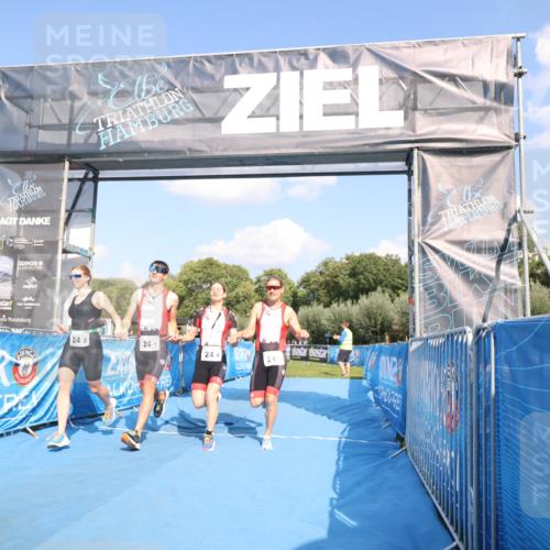 25.08.2024 - Elbe Triathlon Hamburg H.Heesch http://msf.ph/oto/6857282 25.08.2024 16:14:00 Ziel  meine-sportfotos.de