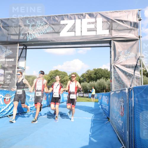 25.08.2024 - Elbe Triathlon Hamburg H.Heesch http://msf.ph/oto/6857290 25.08.2024 16:14:00 Ziel  meine-sportfotos.de