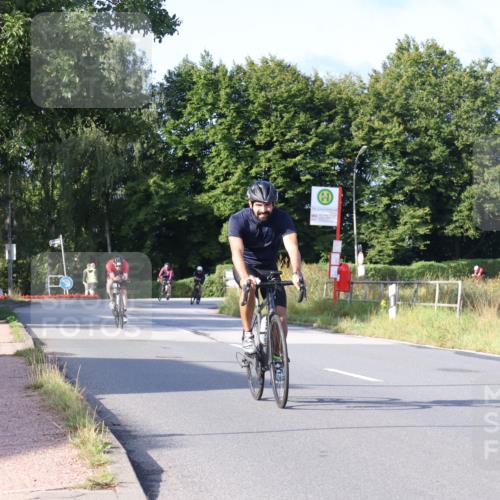 25.08.2024 - Elbe Triathlon Hamburg Fuchs,  Jonas http://msf.ph/oto/6857301 25.08.2024 09:21:02 Radfahren 203, 1850, 89, 399, 267, 79, 39 meine-sportfotos.de