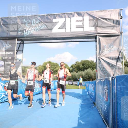 25.08.2024 - Elbe Triathlon Hamburg H.Heesch http://msf.ph/oto/6857302 25.08.2024 16:14:00 Ziel  meine-sportfotos.de