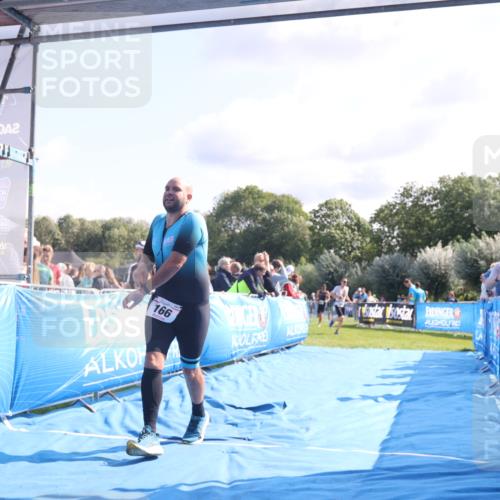 25.08.2024 - Elbe Triathlon Hamburg H.Heesch http://msf.ph/oto/6857303 25.08.2024 10:54:16 Ziel 154, 166, 308 meine-sportfotos.de