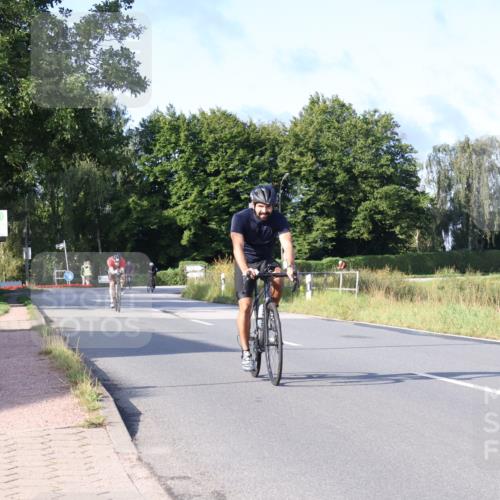 25.08.2024 - Elbe Triathlon Hamburg Fuchs,  Jonas http://msf.ph/oto/6857312 25.08.2024 09:21:02 Radfahren 203, 1850, 89, 399, 267, 79, 39 meine-sportfotos.de