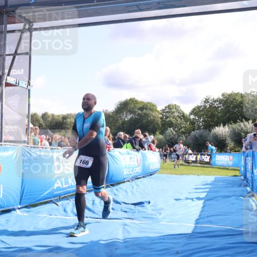 25.08.2024 - Elbe Triathlon Hamburg H.Heesch http://msf.ph/oto/6857319 25.08.2024 10:54:16 Ziel 154, 166, 308 meine-sportfotos.de