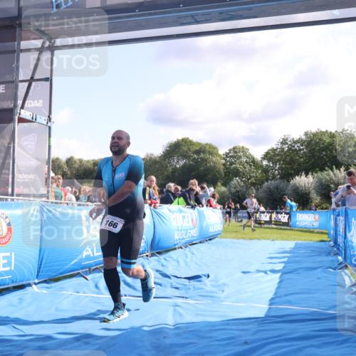 25.08.2024 - Elbe Triathlon Hamburg H.Heesch http://msf.ph/oto/6857329 25.08.2024 10:54:16 Ziel 154, 166, 308 meine-sportfotos.de