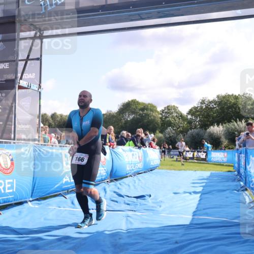 25.08.2024 - Elbe Triathlon Hamburg H.Heesch http://msf.ph/oto/6857335 25.08.2024 10:54:16 Ziel 154, 166, 308 meine-sportfotos.de
