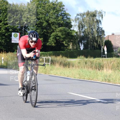 25.08.2024 - Elbe Triathlon Hamburg Fuchs,  Jonas http://msf.ph/oto/6857340 25.08.2024 09:21:05 Radfahren 89, 399, 267, 79, 39, 81, 300 meine-sportfotos.de