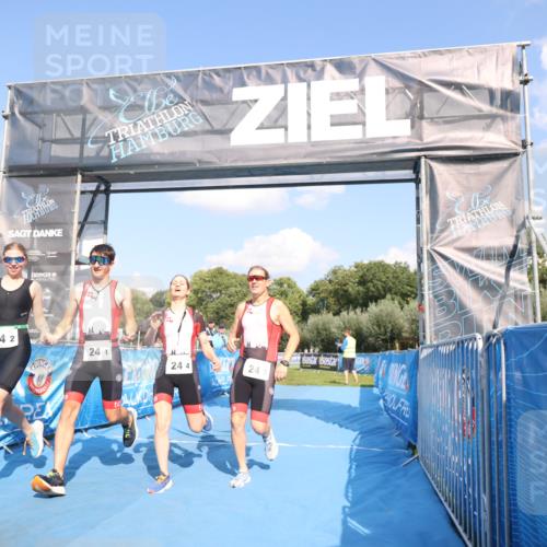 25.08.2024 - Elbe Triathlon Hamburg H.Heesch http://msf.ph/oto/6857345 25.08.2024 16:14:01 Ziel  meine-sportfotos.de