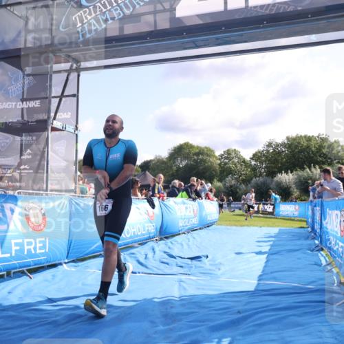 25.08.2024 - Elbe Triathlon Hamburg H.Heesch http://msf.ph/oto/6857358 25.08.2024 10:54:16 Ziel 154, 166, 308 meine-sportfotos.de