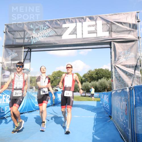 25.08.2024 - Elbe Triathlon Hamburg H.Heesch http://msf.ph/oto/6857368 25.08.2024 16:14:01 Ziel  meine-sportfotos.de
