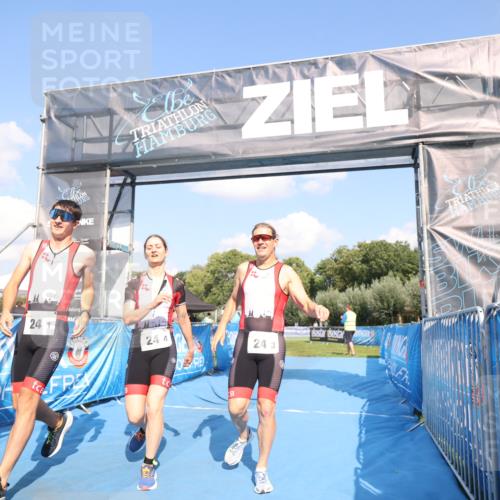 25.08.2024 - Elbe Triathlon Hamburg H.Heesch http://msf.ph/oto/6857389 25.08.2024 16:14:01 Ziel  meine-sportfotos.de