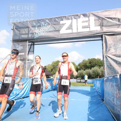 25.08.2024 - Elbe Triathlon Hamburg H.Heesch http://msf.ph/oto/6857394 25.08.2024 16:14:01 Ziel  meine-sportfotos.de