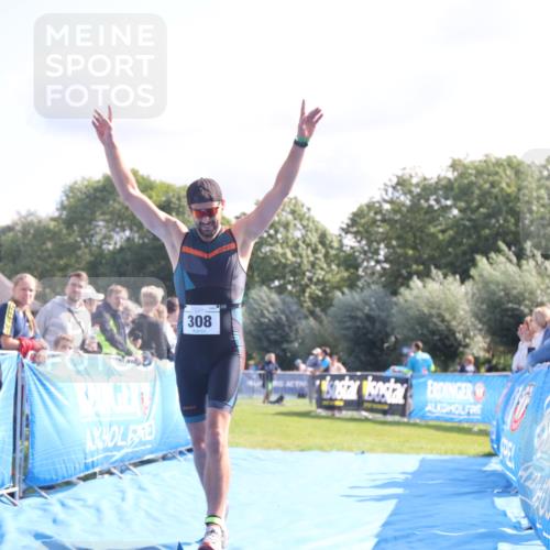 25.08.2024 - Elbe Triathlon Hamburg H.Heesch http://msf.ph/oto/6857402 25.08.2024 10:54:22 Ziel 166, 308 meine-sportfotos.de