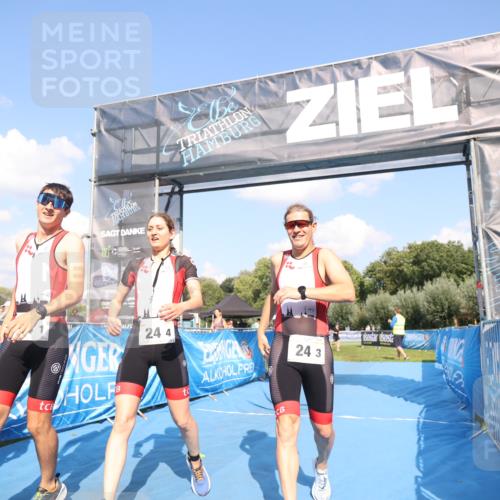 25.08.2024 - Elbe Triathlon Hamburg H.Heesch http://msf.ph/oto/6857415 25.08.2024 16:14:01 Ziel  meine-sportfotos.de