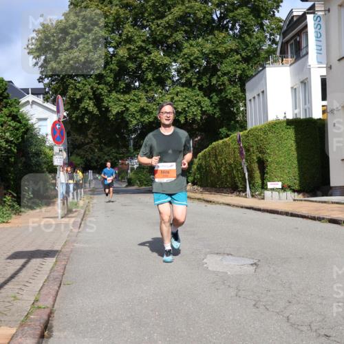 25.08.2024 - 20. Blankeneser Heldenlauf Strokosch-Dieckow http://msf.ph/oto/6857422 25.08.2024 09:48:41 Ziel 216, 250 meine-sportfotos.de