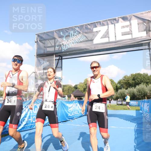 25.08.2024 - Elbe Triathlon Hamburg H.Heesch http://msf.ph/oto/6857423 25.08.2024 16:14:01 Ziel  meine-sportfotos.de