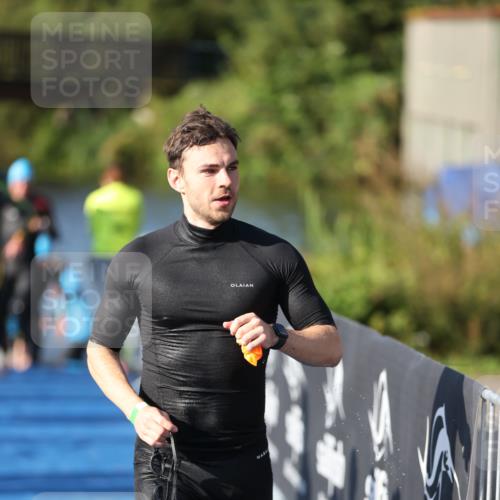 25.08.2024 - Elbe Triathlon Hamburg H.Heesch http://msf.ph/oto/6857424 25.08.2024 09:06:37 Schwimmen 254, 277, 403, 442, 1850 meine-sportfotos.de