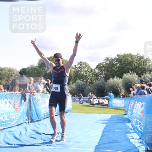 25.08.2024 - Elbe Triathlon Hamburg H.Heesch http://msf.ph/oto/6857428 25.08.2024 10:54:23 Ziel 308 meine-sportfotos.de