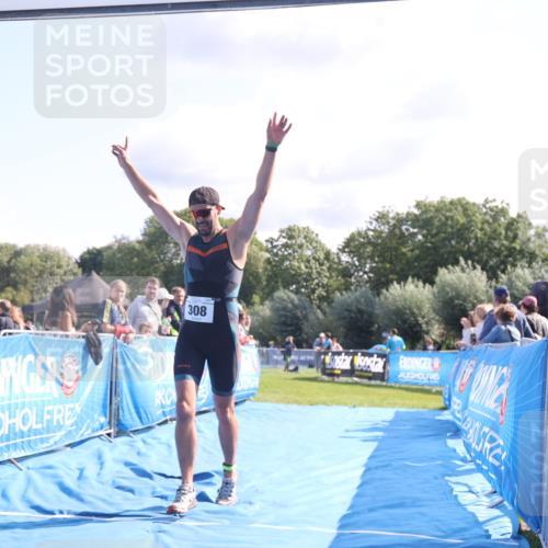 25.08.2024 - Elbe Triathlon Hamburg H.Heesch http://msf.ph/oto/6857433 25.08.2024 10:54:23 Ziel 308 meine-sportfotos.de
