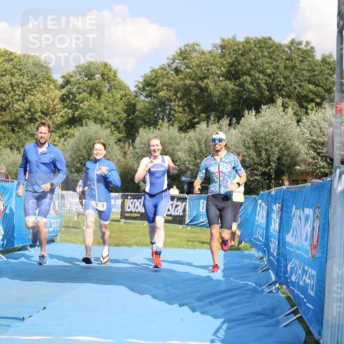 25.08.2024 - Elbe Triathlon Hamburg H.Heesch http://msf.ph/oto/6857441 25.08.2024 16:17:23 Ziel  meine-sportfotos.de