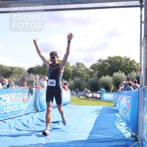 25.08.2024 - Elbe Triathlon Hamburg H.Heesch http://msf.ph/oto/6857442 25.08.2024 10:54:23 Ziel 308 meine-sportfotos.de