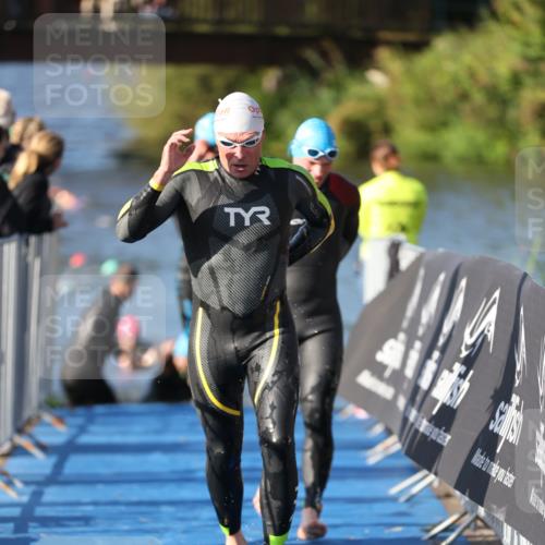25.08.2024 - Elbe Triathlon Hamburg H.Heesch http://msf.ph/oto/6857460 25.08.2024 09:06:40 Schwimmen 228, 254, 277, 403, 442, 1850 meine-sportfotos.de