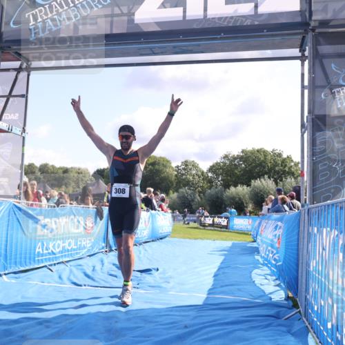 25.08.2024 - Elbe Triathlon Hamburg H.Heesch http://msf.ph/oto/6857466 25.08.2024 10:54:23 Ziel 308 meine-sportfotos.de