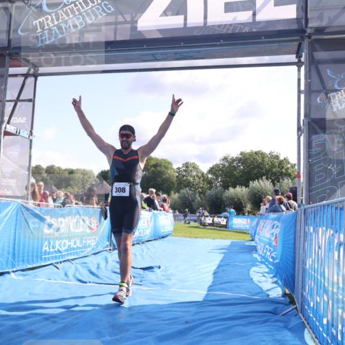 25.08.2024 - Elbe Triathlon Hamburg H.Heesch http://msf.ph/oto/6857471 25.08.2024 10:54:23 Ziel 308 meine-sportfotos.de