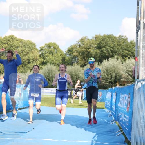 25.08.2024 - Elbe Triathlon Hamburg H.Heesch http://msf.ph/oto/6857484 25.08.2024 16:17:24 Ziel  meine-sportfotos.de