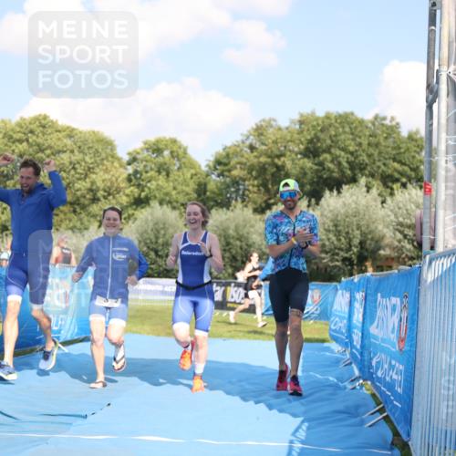 25.08.2024 - Elbe Triathlon Hamburg H.Heesch http://msf.ph/oto/6857487 25.08.2024 16:17:24 Ziel  meine-sportfotos.de