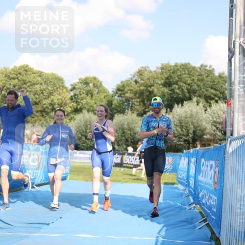 25.08.2024 - Elbe Triathlon Hamburg H.Heesch http://msf.ph/oto/6857494 25.08.2024 16:17:24 Ziel  meine-sportfotos.de