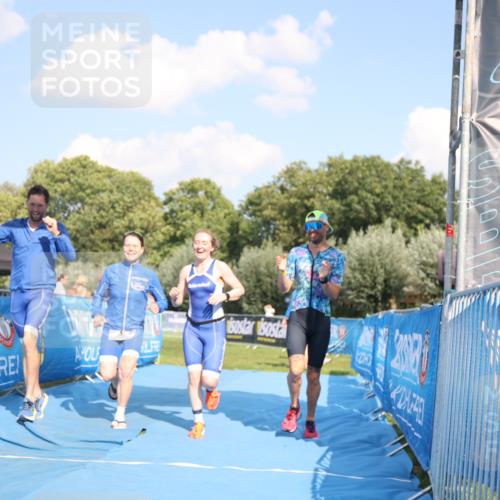 25.08.2024 - Elbe Triathlon Hamburg H.Heesch http://msf.ph/oto/6857509 25.08.2024 16:17:24 Ziel  meine-sportfotos.de