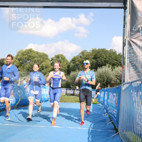25.08.2024 - Elbe Triathlon Hamburg H.Heesch http://msf.ph/oto/6857527 25.08.2024 16:17:25 Ziel  meine-sportfotos.de