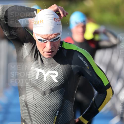 25.08.2024 - Elbe Triathlon Hamburg H.Heesch http://msf.ph/oto/6857539 25.08.2024 09:06:43 Schwimmen 228, 254, 277, 403, 442, 1850 meine-sportfotos.de