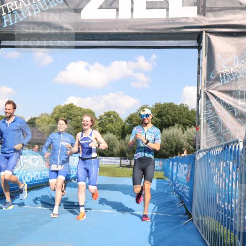 25.08.2024 - Elbe Triathlon Hamburg H.Heesch http://msf.ph/oto/6857560 25.08.2024 16:17:25 Ziel  meine-sportfotos.de