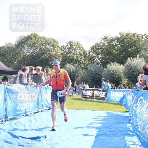 25.08.2024 - Elbe Triathlon Hamburg H.Heesch http://msf.ph/oto/6857568 25.08.2024 10:54:44 Ziel 217, 442 meine-sportfotos.de