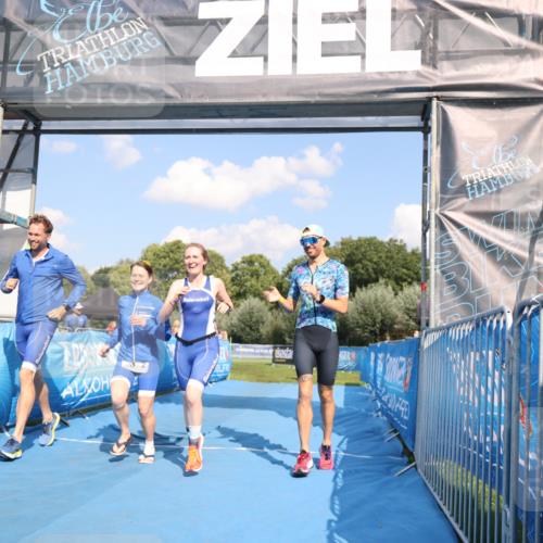25.08.2024 - Elbe Triathlon Hamburg H.Heesch http://msf.ph/oto/6857573 25.08.2024 16:17:25 Ziel  meine-sportfotos.de