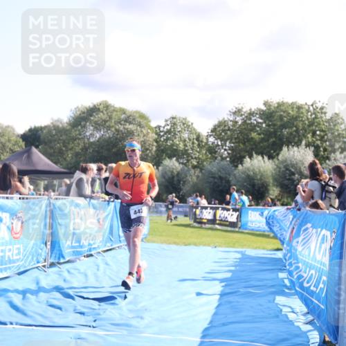 25.08.2024 - Elbe Triathlon Hamburg H.Heesch http://msf.ph/oto/6857586 25.08.2024 10:54:44 Ziel 217, 442 meine-sportfotos.de