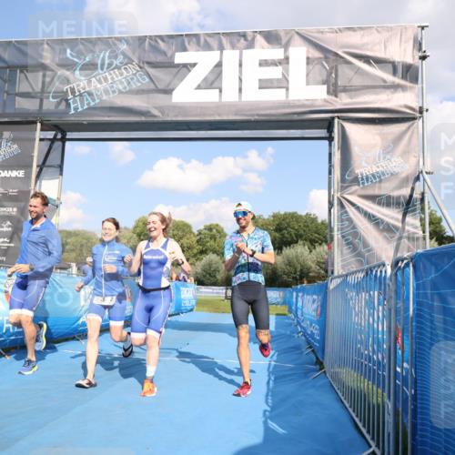 25.08.2024 - Elbe Triathlon Hamburg H.Heesch http://msf.ph/oto/6857593 25.08.2024 16:17:25 Ziel  meine-sportfotos.de