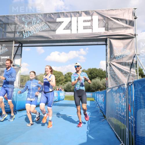 25.08.2024 - Elbe Triathlon Hamburg H.Heesch http://msf.ph/oto/6857601 25.08.2024 16:17:25 Ziel  meine-sportfotos.de