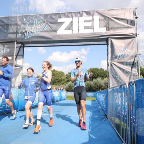 25.08.2024 - Elbe Triathlon Hamburg H.Heesch http://msf.ph/oto/6857609 25.08.2024 16:17:26 Ziel  meine-sportfotos.de