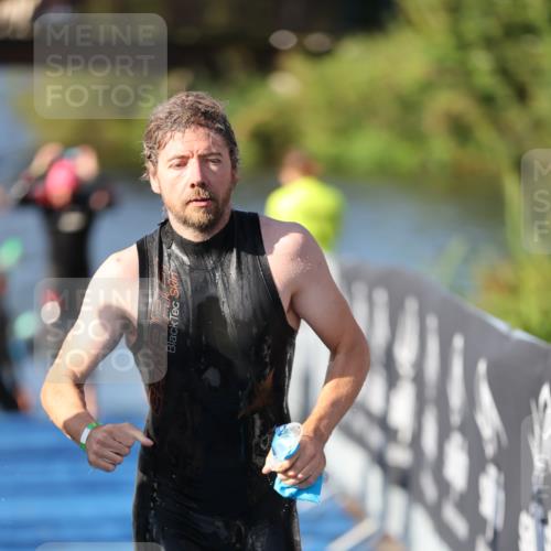 25.08.2024 - Elbe Triathlon Hamburg H.Heesch http://msf.ph/oto/6857613 25.08.2024 09:06:50 Schwimmen 228, 254, 277, 281, 403, 442, 1850 meine-sportfotos.de