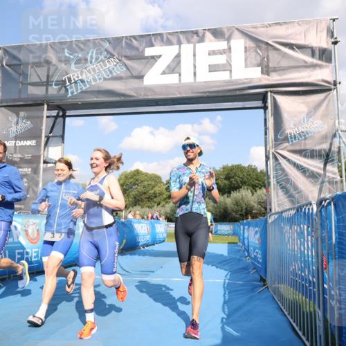 25.08.2024 - Elbe Triathlon Hamburg H.Heesch http://msf.ph/oto/6857623 25.08.2024 16:17:26 Ziel  meine-sportfotos.de