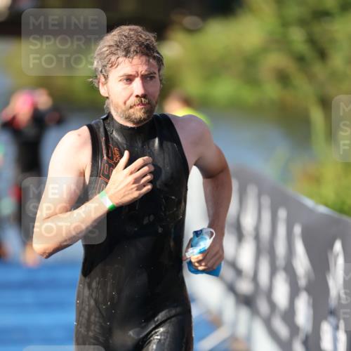 25.08.2024 - Elbe Triathlon Hamburg H.Heesch http://msf.ph/oto/6857626 25.08.2024 09:06:50 Schwimmen 228, 254, 277, 281, 403, 442, 1850 meine-sportfotos.de
