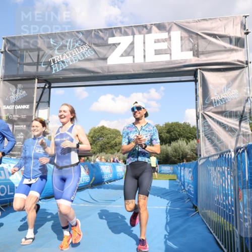 25.08.2024 - Elbe Triathlon Hamburg H.Heesch http://msf.ph/oto/6857633 25.08.2024 16:17:26 Ziel  meine-sportfotos.de