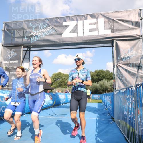 25.08.2024 - Elbe Triathlon Hamburg H.Heesch http://msf.ph/oto/6857636 25.08.2024 16:17:26 Ziel  meine-sportfotos.de
