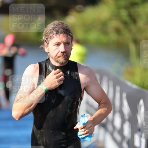 25.08.2024 - Elbe Triathlon Hamburg H.Heesch http://msf.ph/oto/6857637 25.08.2024 09:06:50 Schwimmen 228, 254, 277, 281, 403, 442, 1850 meine-sportfotos.de