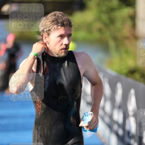 25.08.2024 - Elbe Triathlon Hamburg H.Heesch http://msf.ph/oto/6857645 25.08.2024 09:06:51 Schwimmen 228, 254, 277, 281, 403, 442, 1850 meine-sportfotos.de